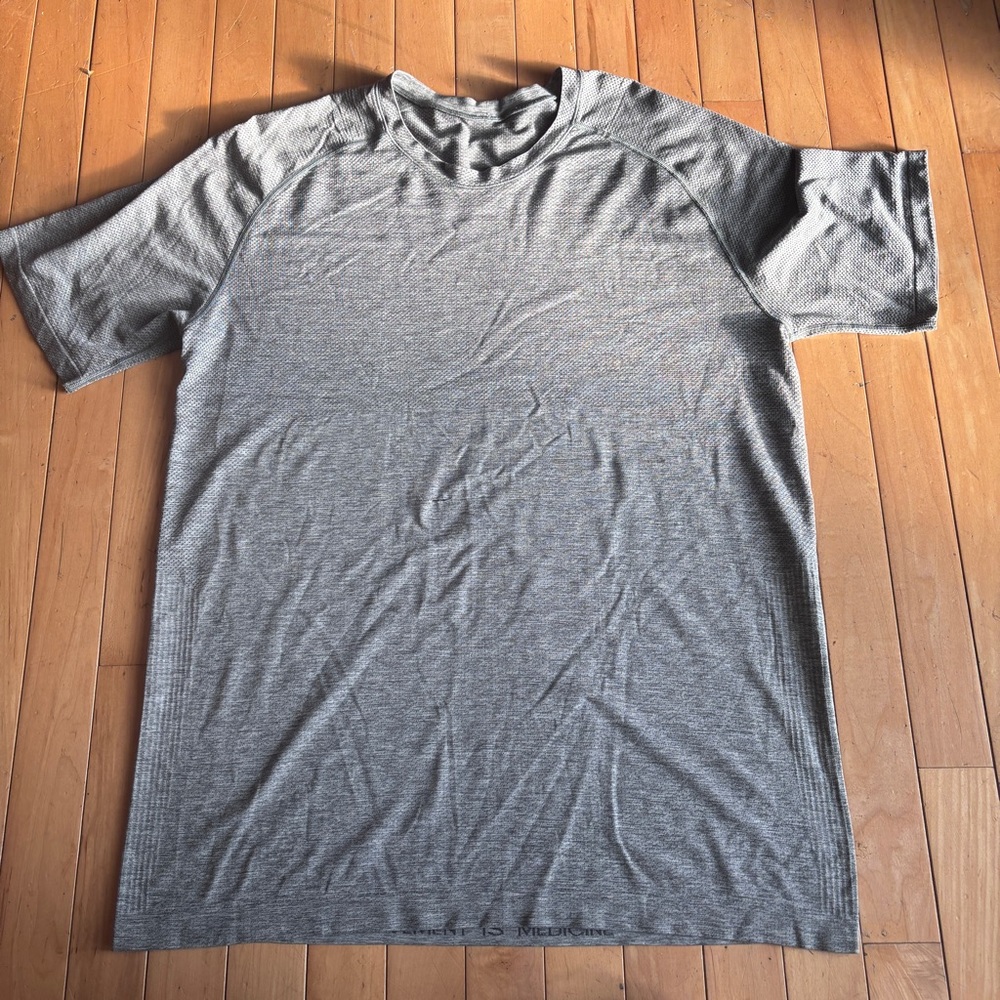 Grey Lululemon Metal Vent Tee size L